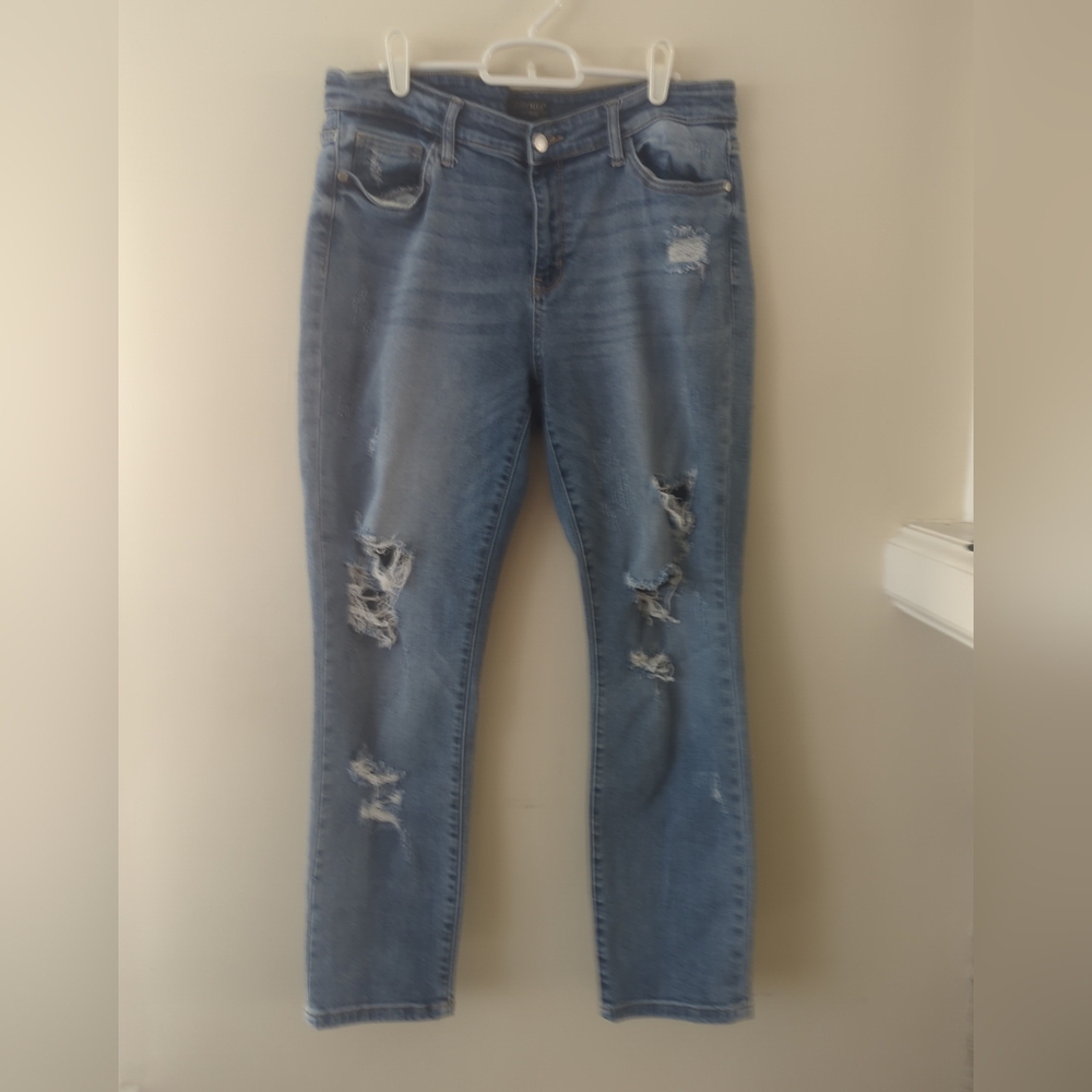 Judy Blue 11/30 distressed boyfriend jeans - Picture 1 of 9